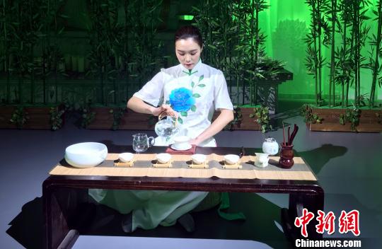圖為《禪茶一味》茶藝表演。 崔佳明 攝