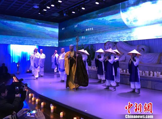 圖為鑒真東渡禪茶秀首演，再現(xiàn)鑒真東渡傳奇。 崔佳明 攝